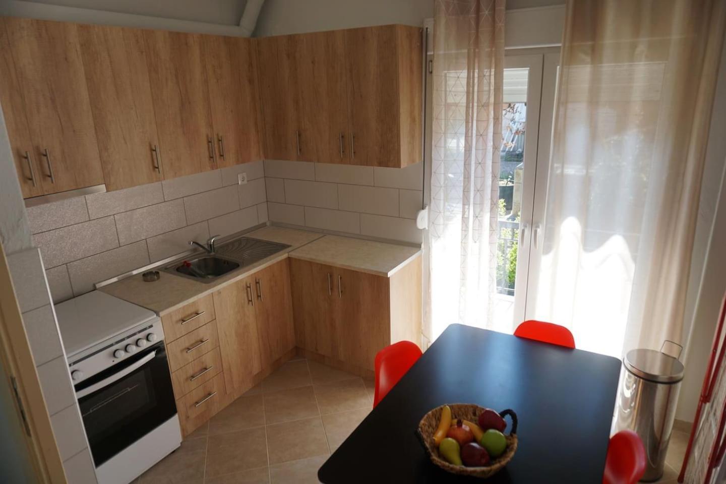 Seaside Family Apartment In Paralia Dionisiou Buitenkant foto